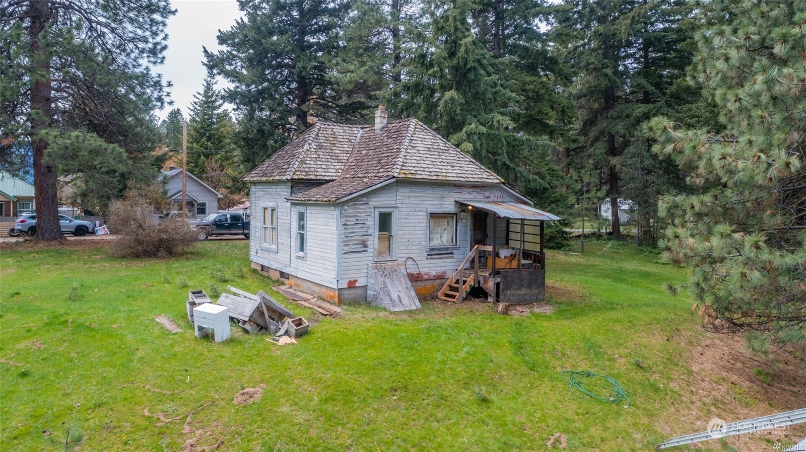 Property Photo:  712 Roslyn Place  WA 98922 