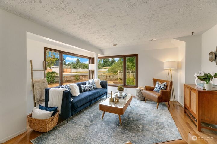 Property Photo:  13504 20th Avenue NE  WA 98125 