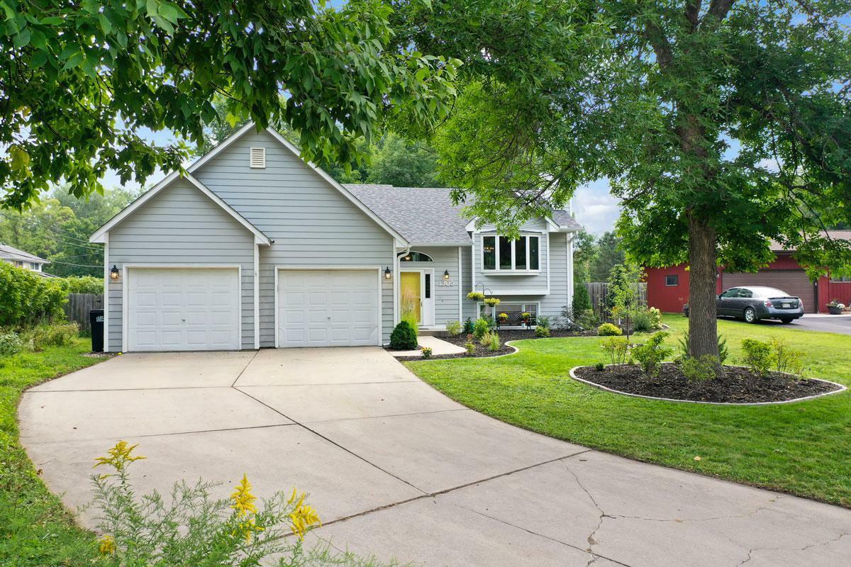 Property Photo: 1305 Washington Street MN 55057