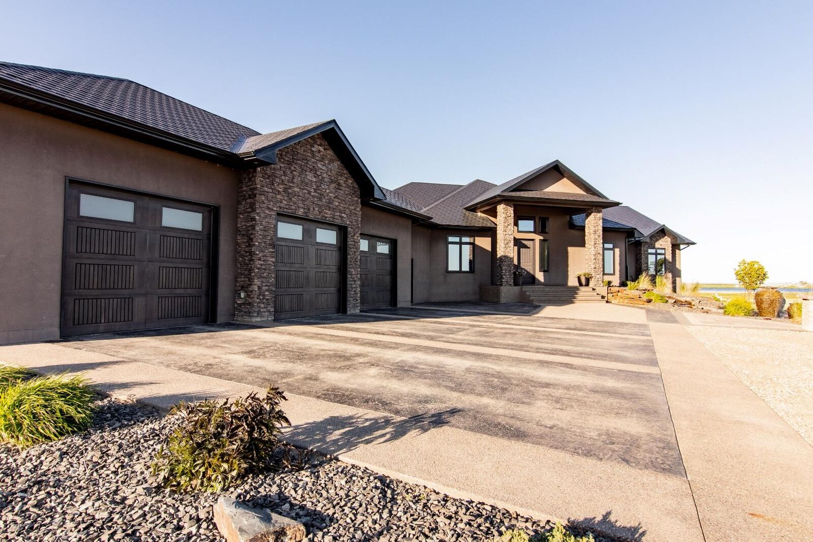 Property Photo: 14 Countrylane Blvd AB T1G 2H3