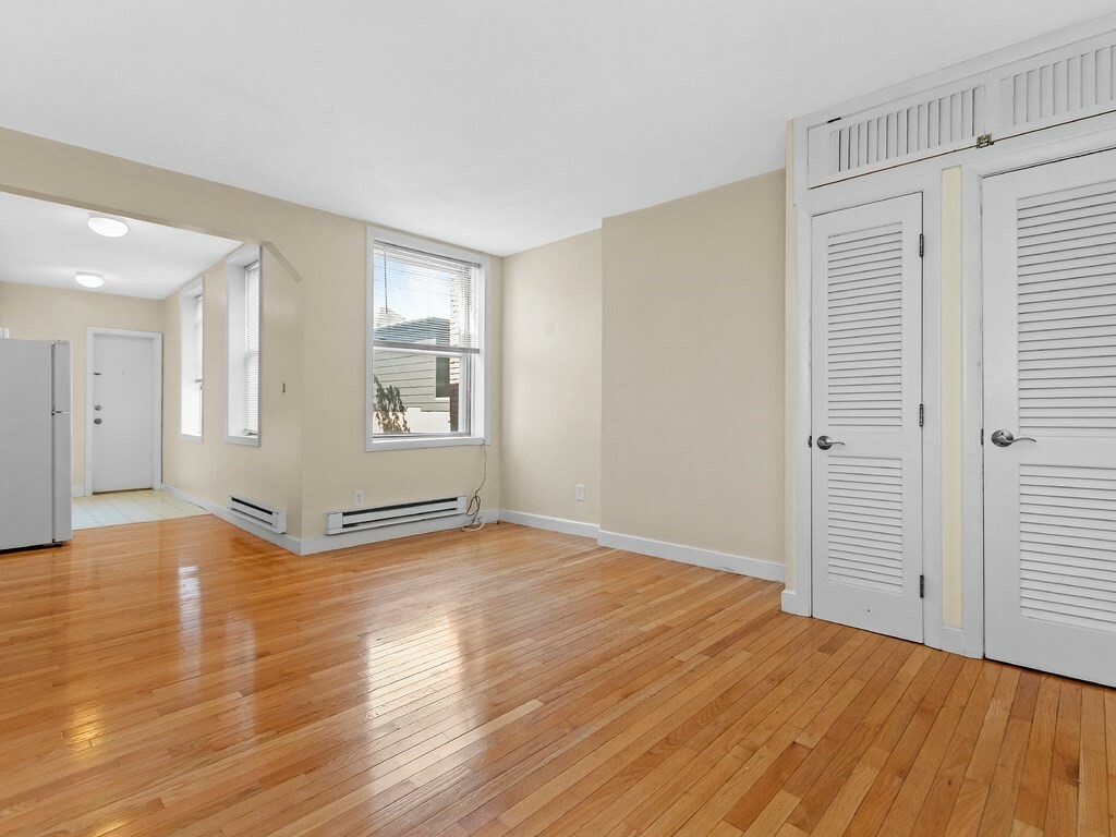 Property Photo: 164 Salem 5 MA 02113