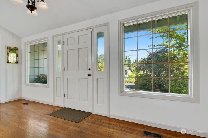 Property Photo:  12621 NE 7th Street  WA 98005 