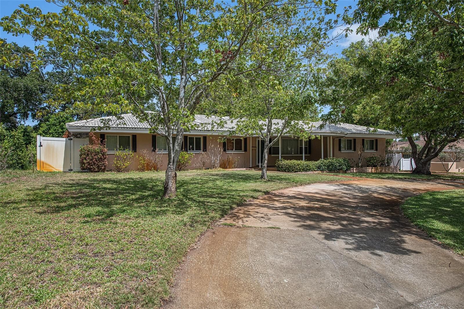 Property Photo:  905 Spencer Avenue  FL 33756 