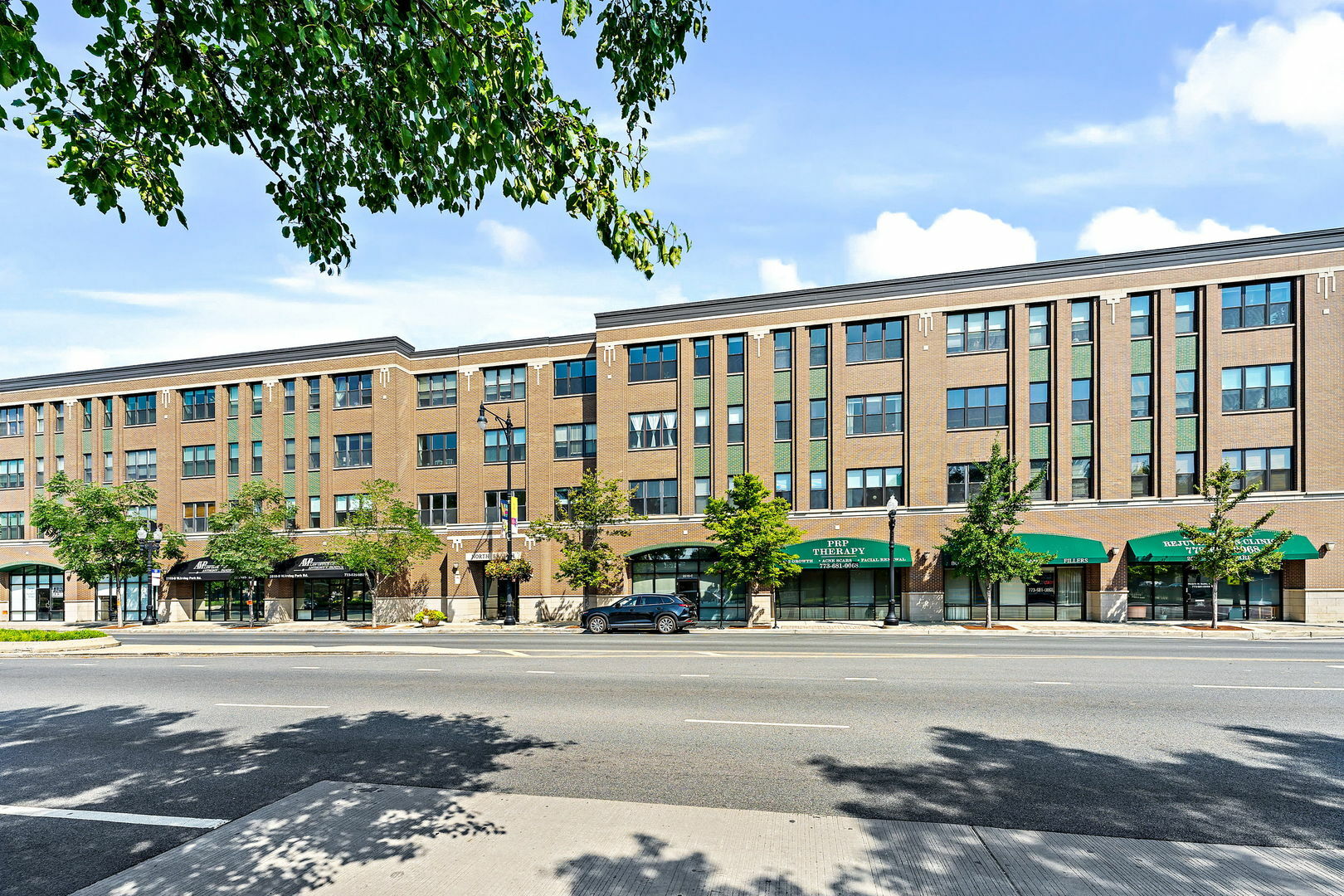 Property Photo: 2510 W Irving Park Road 303 IL 60618