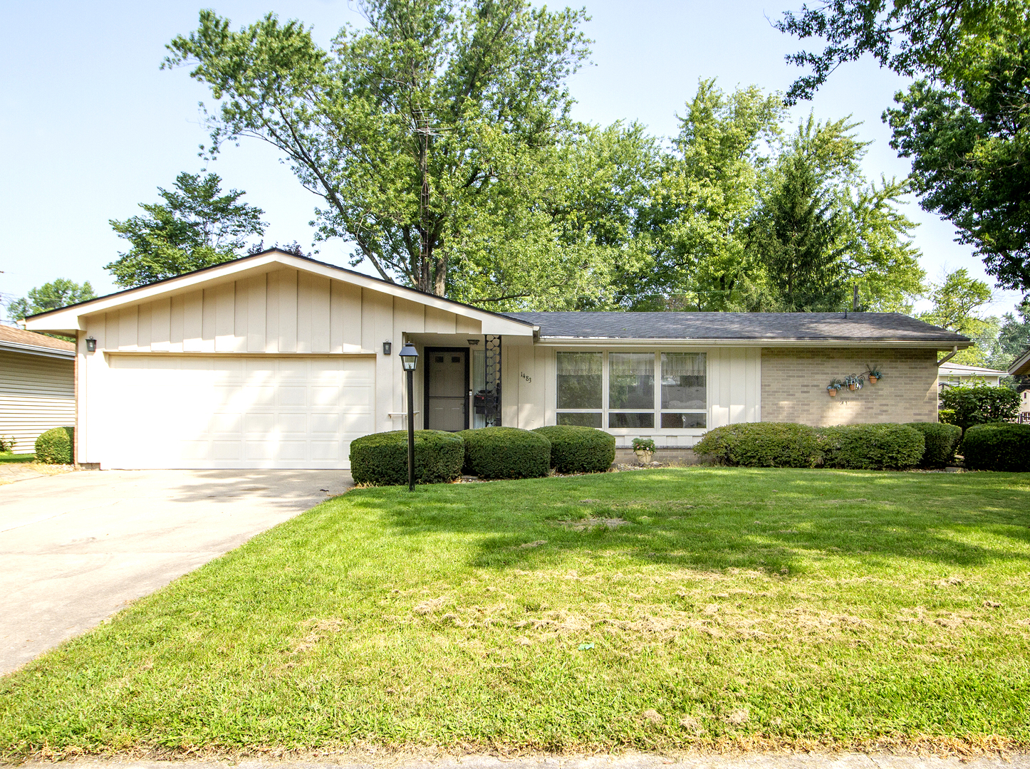 Property Photo:  1483 W Vanmeter Street  IL 60901 