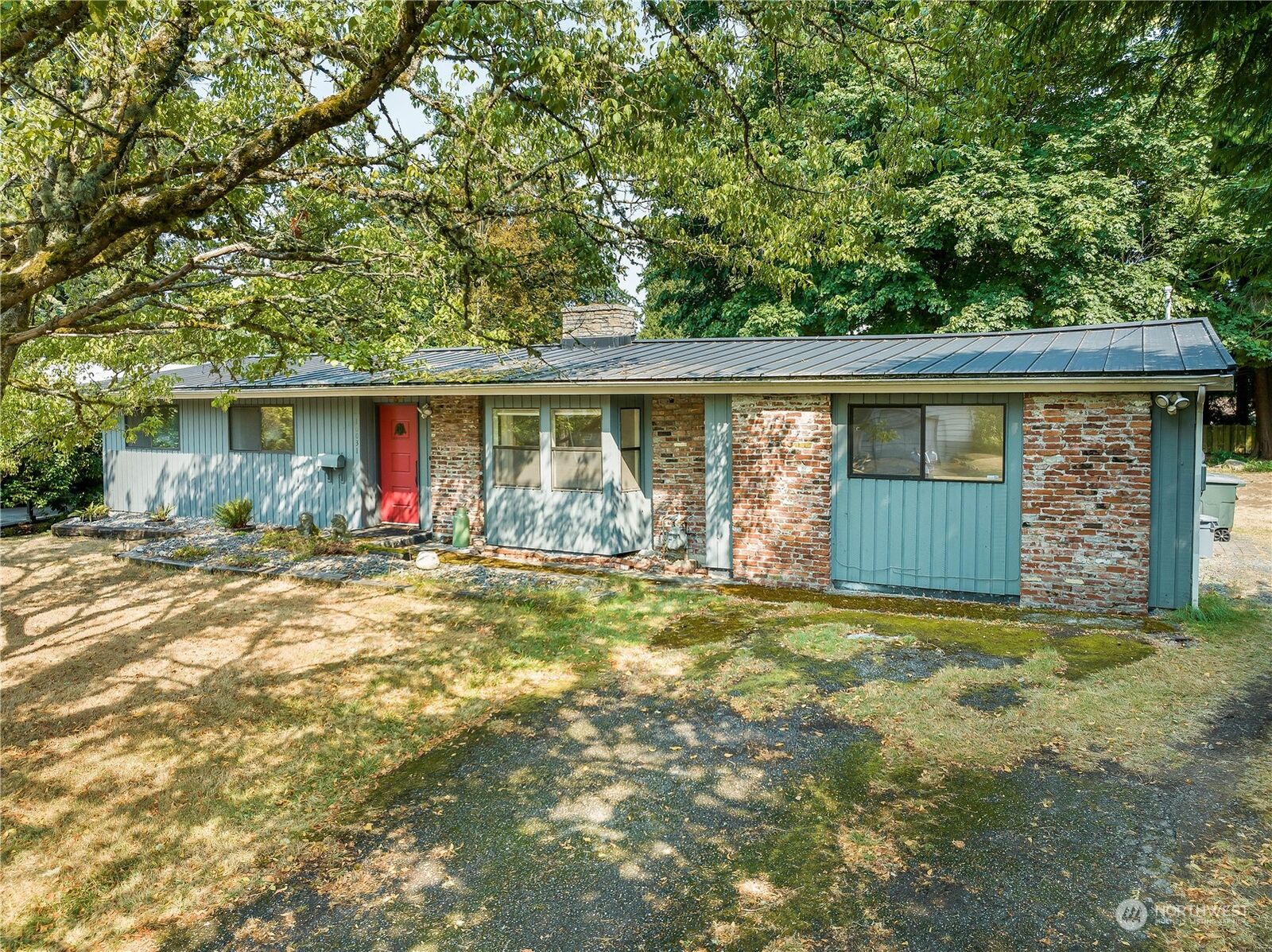 House for sale in Edmonds 10031 240th Place SW, Edmonds, WA 98020