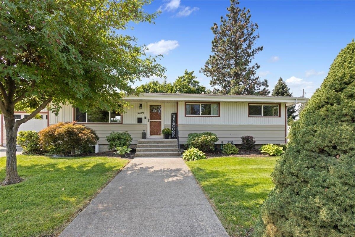 Property Photo:  3229 W Holyoke Ave  WA 99208 