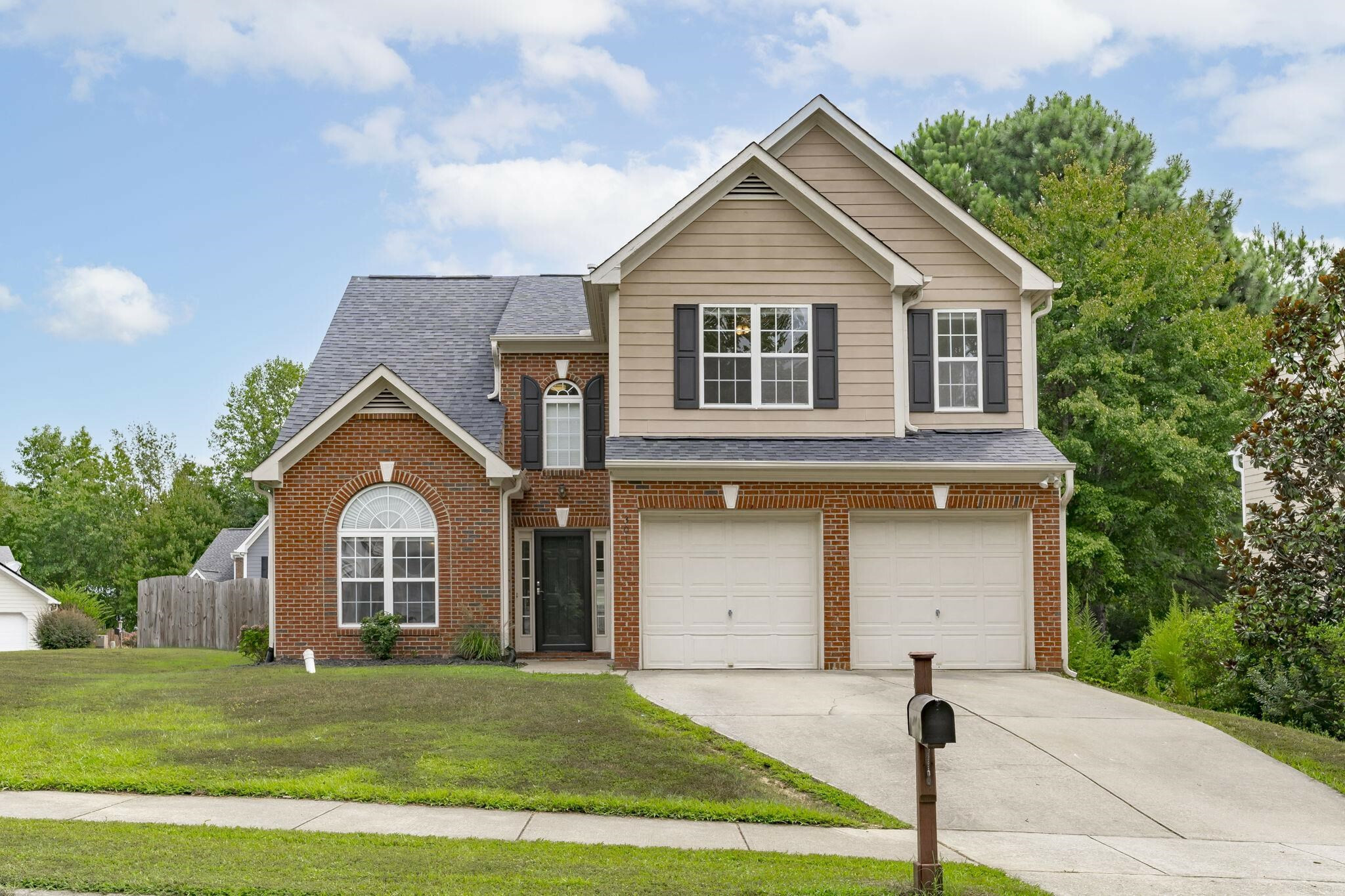 Property Photo: 301 Brierridge Drive NC 27502