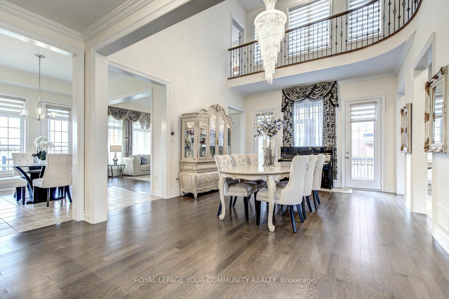 Property Photo: 25 Munsie Dr ON L7B0N8