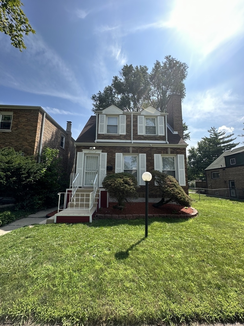 Property Photo: 8209 S Prairie Avenue IL 60619