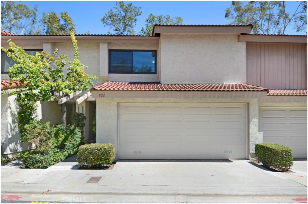 Property Photo:  902 Creekside Drive  CA 92833 