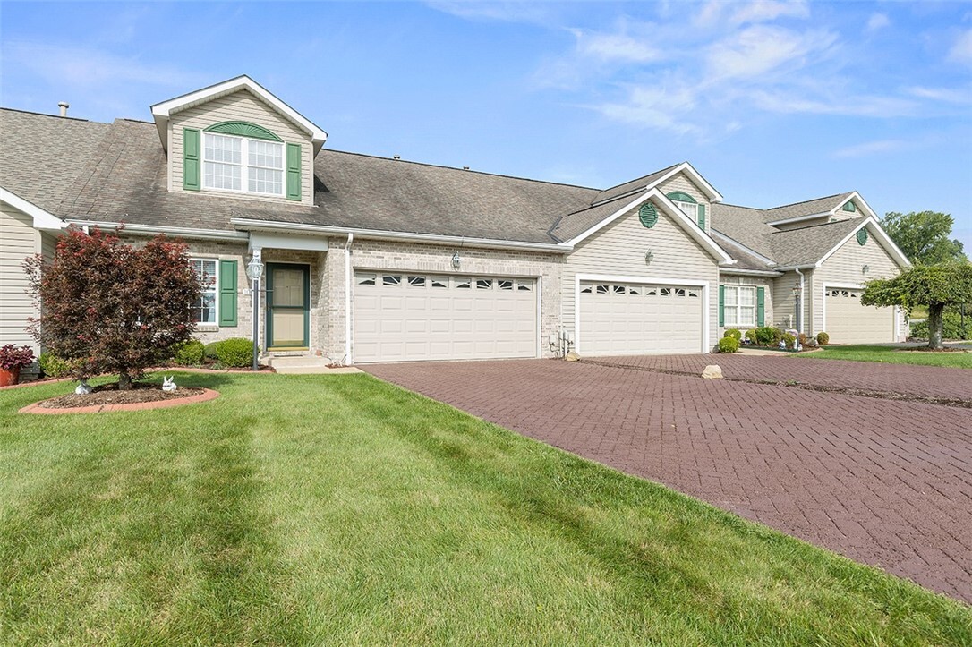 Property Photo: 1004 Trailside Court PA 15644