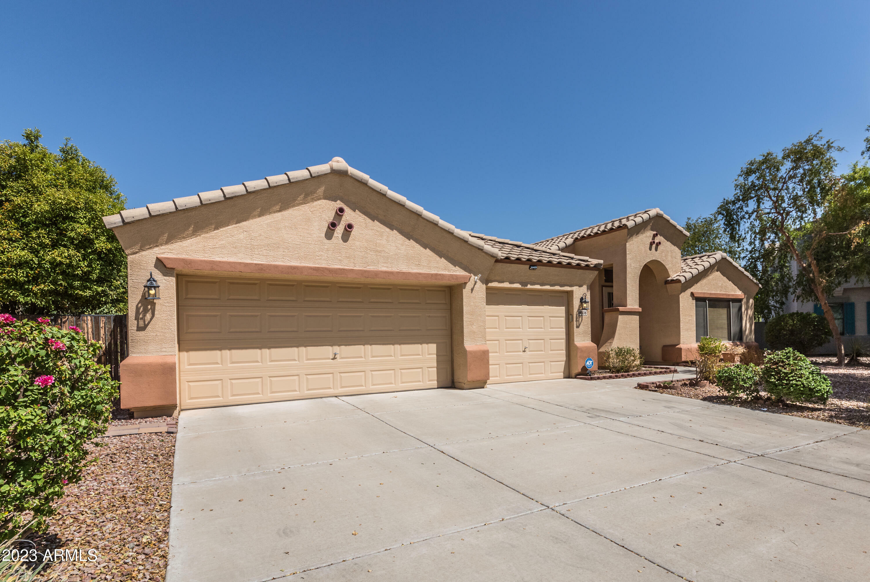 Property Photo:  16506 W Roosevelt Street  AZ 85338 