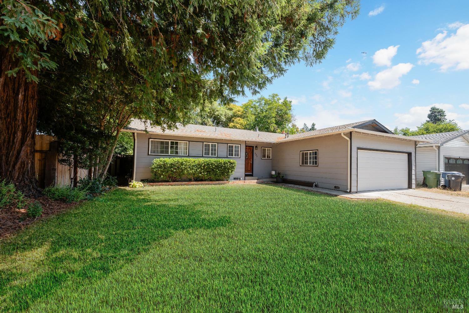 Property Photo:  525 Oak Manor Drive  CA 95482 