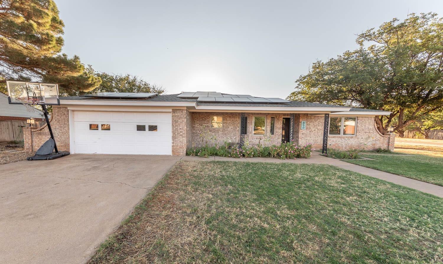 Property Photo: 850 S 21st Street TX 79364