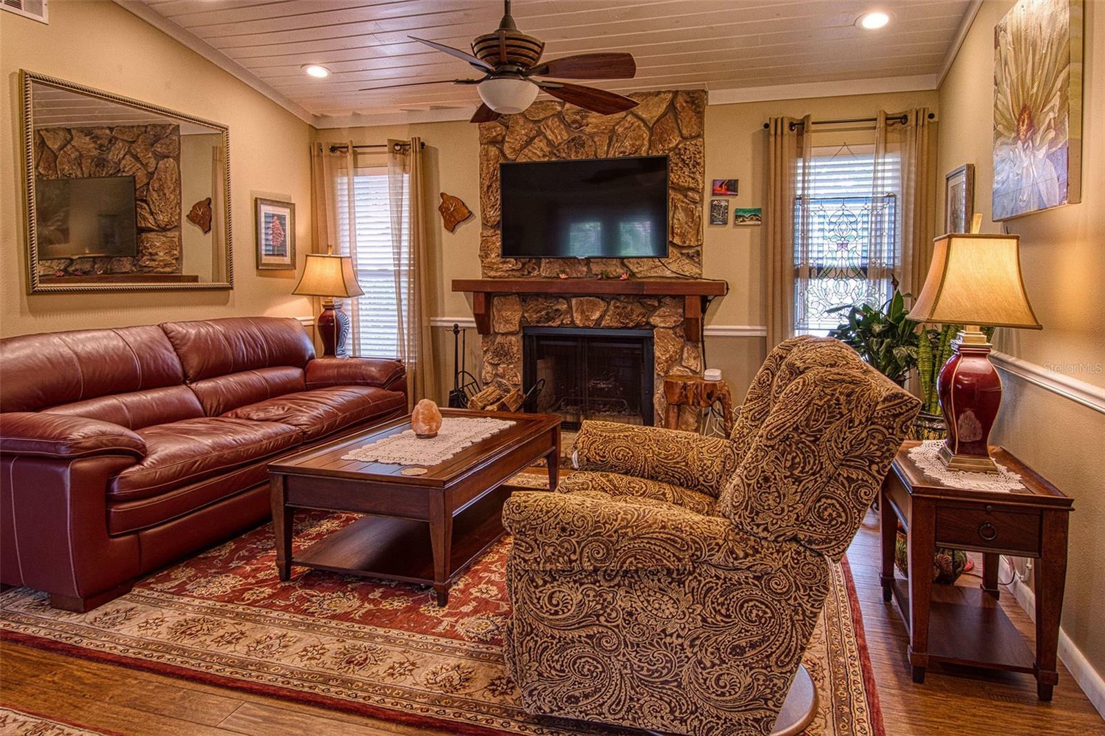 Property Photo:  854 Trailwood Court  FL 34684 