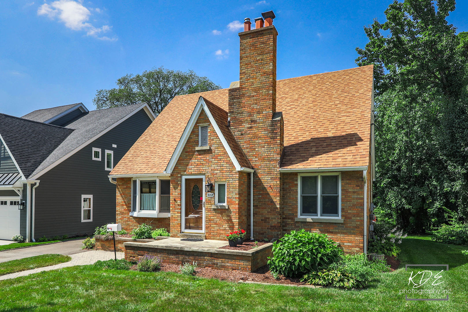 Property Photo: 1107 N Eagle Street IL 60540