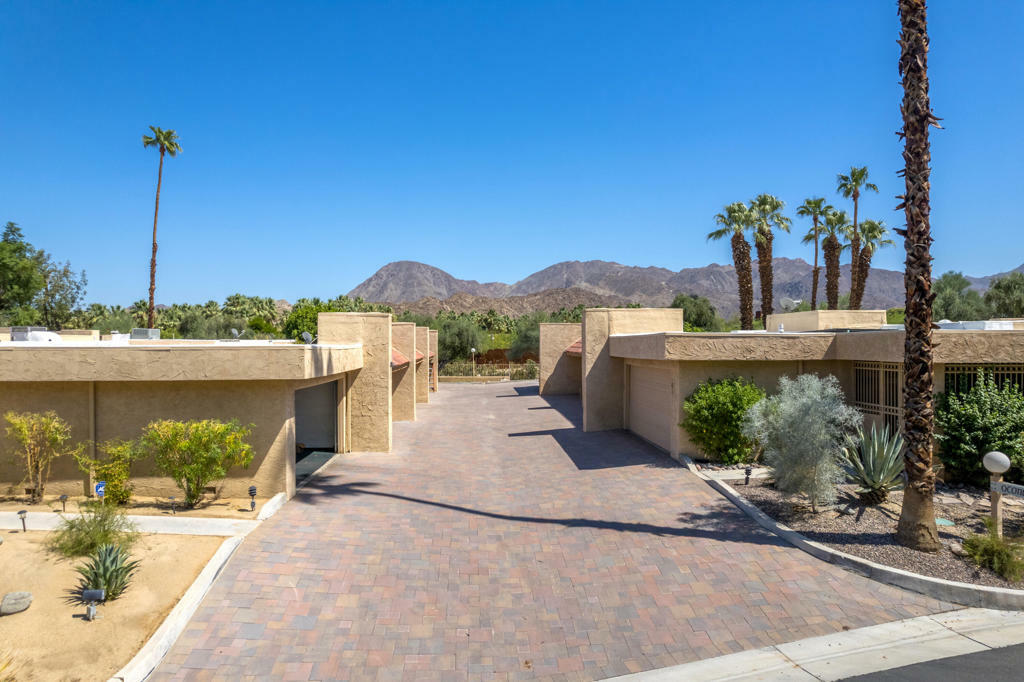 Property Photo: 73864 Ocotillo Court CA 92260