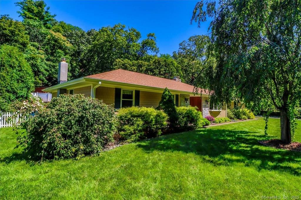 Property Photo:  1 Cullens Hill Road  CT 06418 