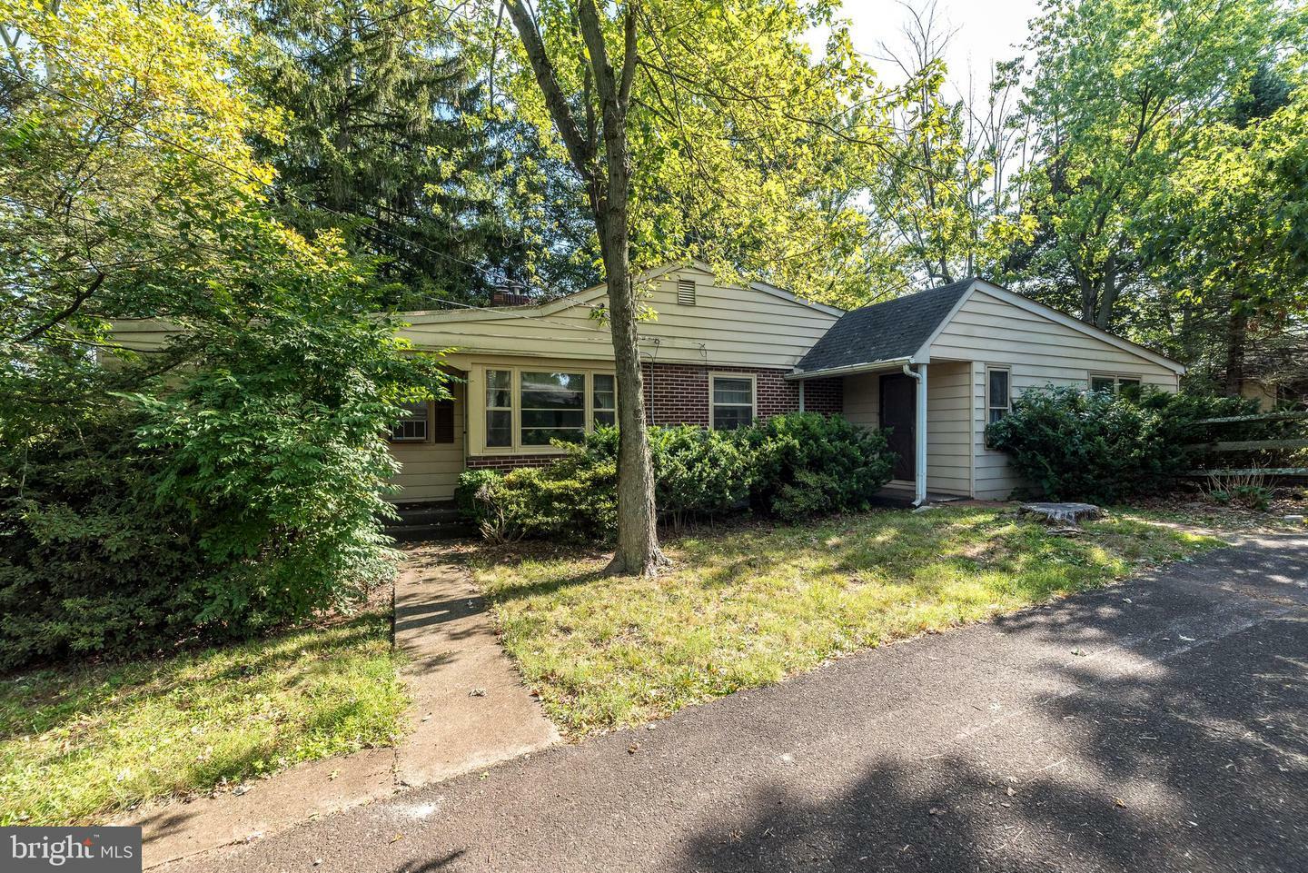 Property Photo:  1605 Clearview Road  PA 19446 
