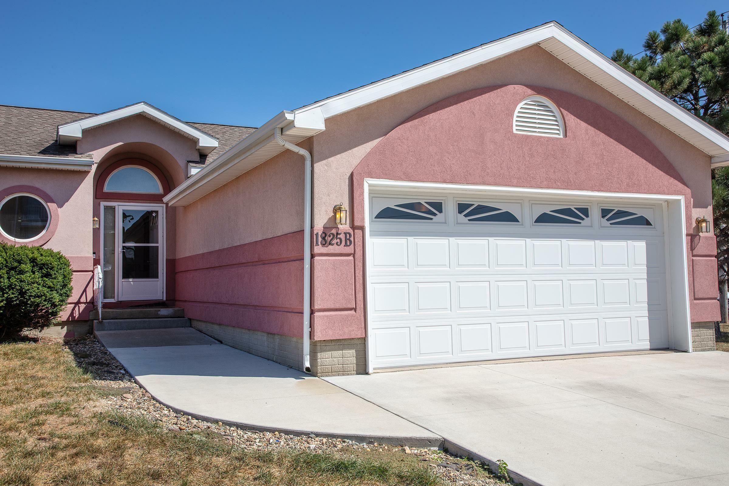 Property Photo: 1825 W 18th Street B IA 50613