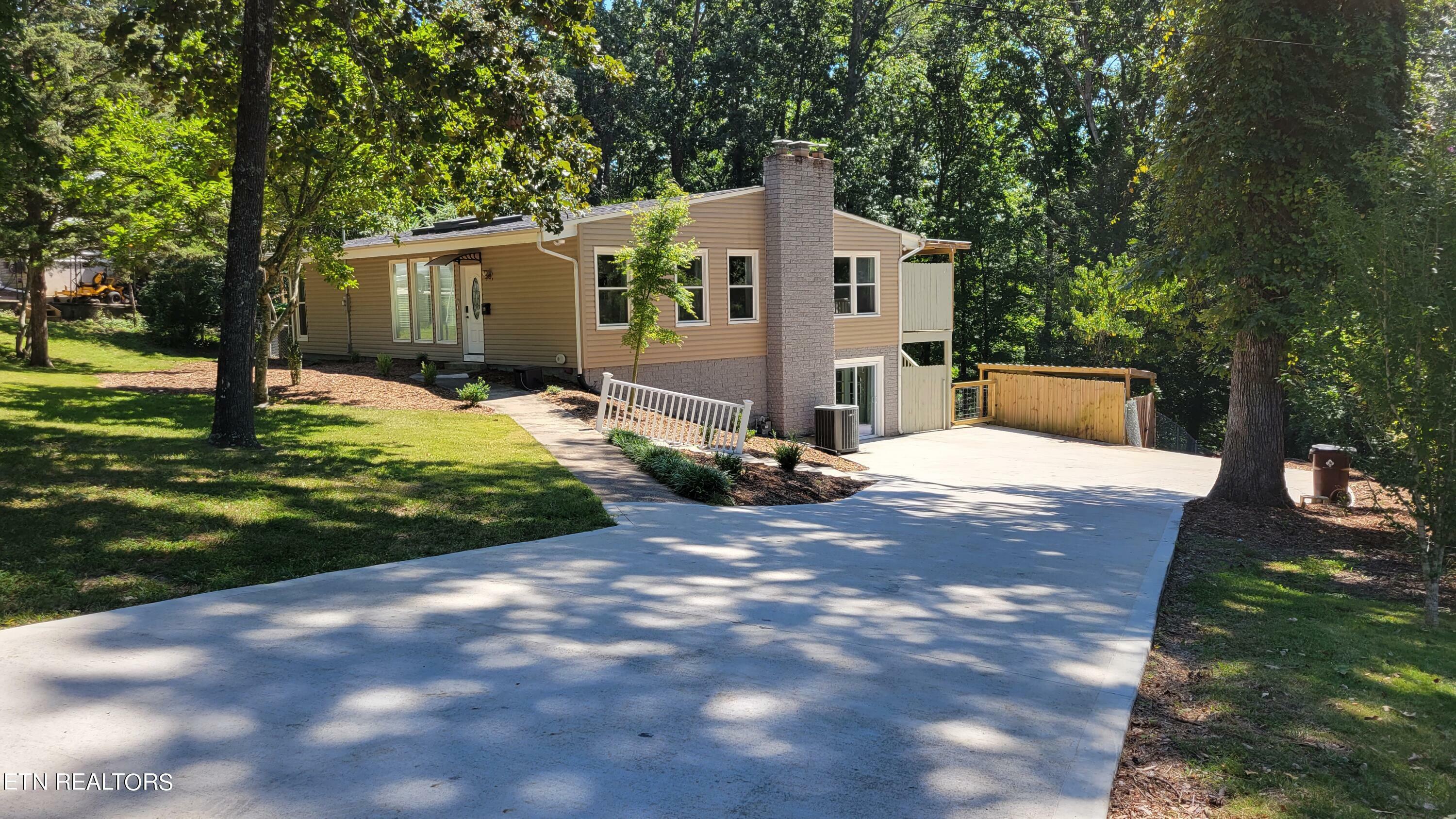 Property Photo:  389 East Drive  TN 37830 