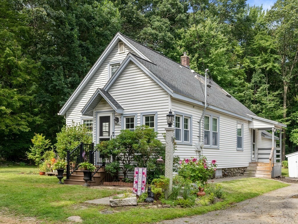 Property Photo:  17 Birch Ave  MA 01520 