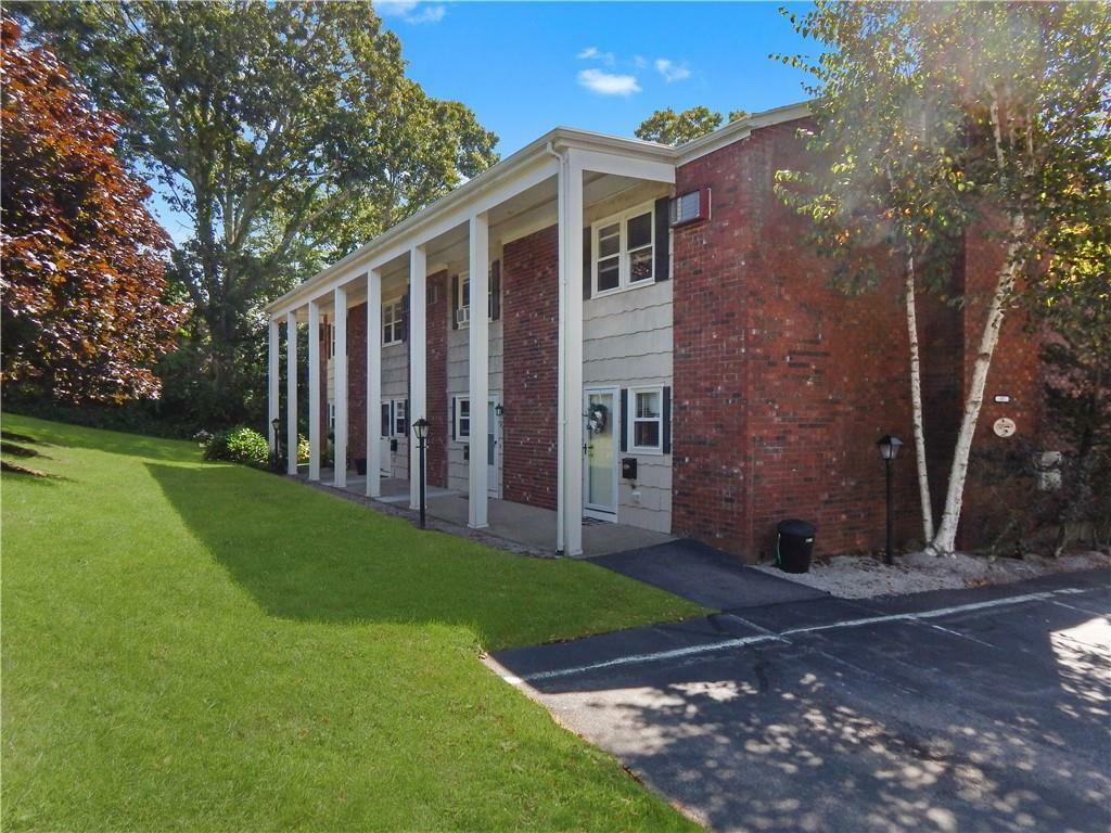 Property Photo:  17 Crestview Dr, Unit#5A  RI 02891 