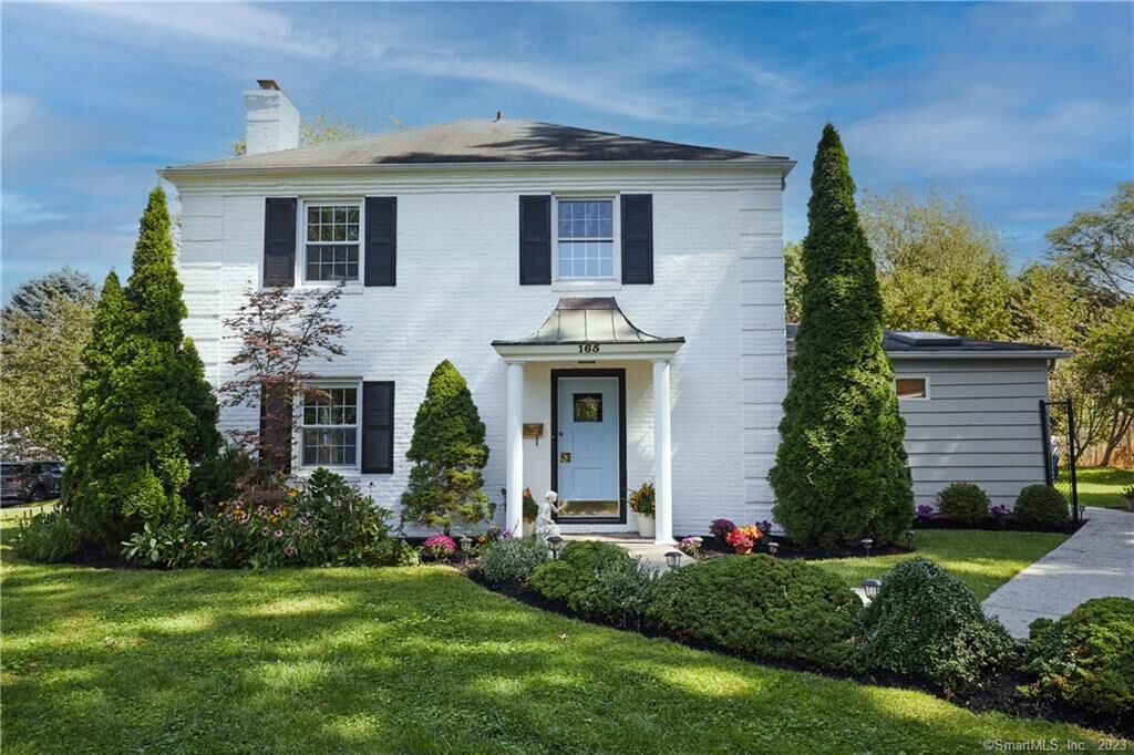 Property Photo:  165 Pearsall Place  CT 06605 