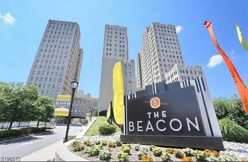 Property Photo: 4 Beacon Way 303 NJ 07304