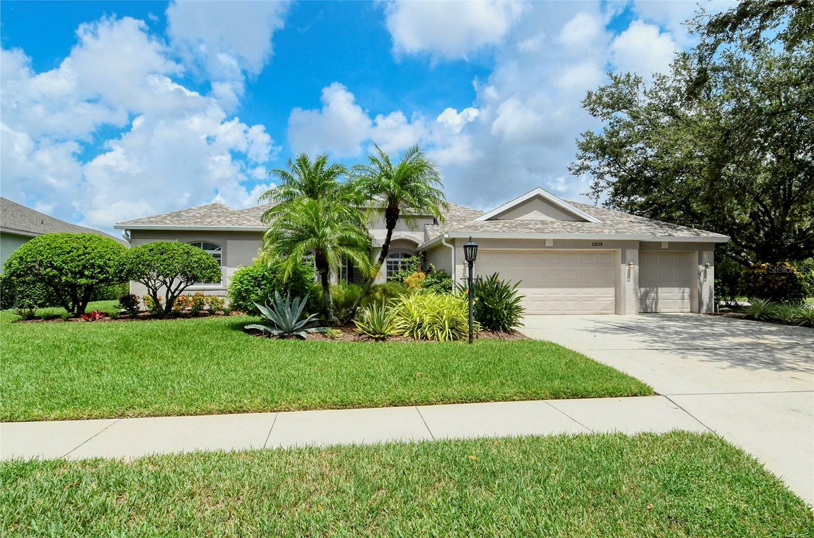 Property Photo: 12115 Summer Meadow Drive FL 34202