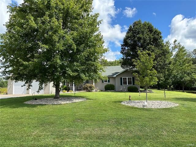 Property Photo:  29782 State Hwy 16  IL 62052