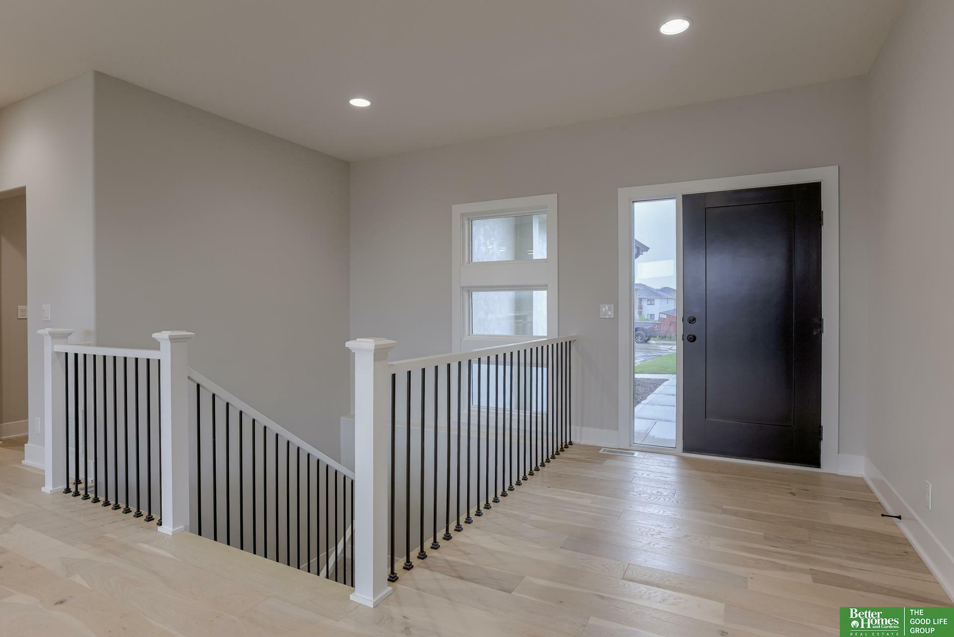 Property Photo: 5414 Kestrel Parkway NE 68022