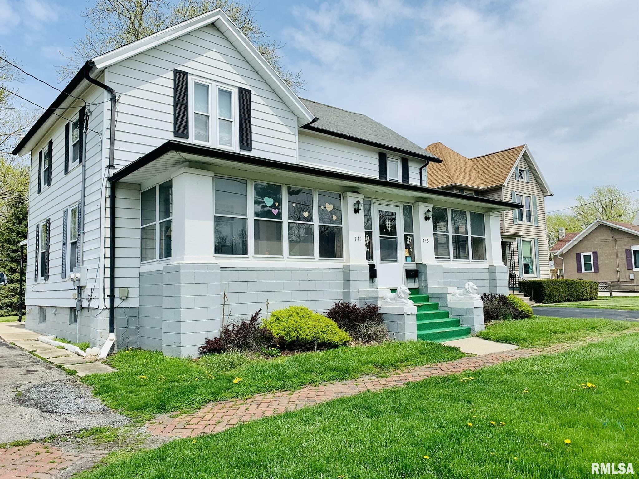 Property Photo:  741 E Berrien Street  IL 61401 