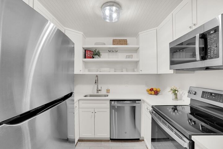 Property Photo:  117 Quaker Hwy 48  MA 01569 