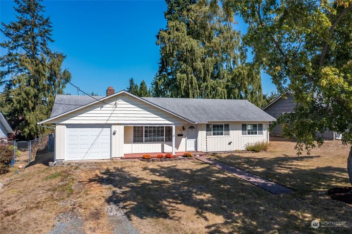 Property Photo:  1580 NE 1st Avenue  WA 98277 