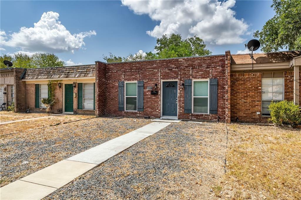 Property Photo:  1704 Leona Drive  TX 77840-4295 