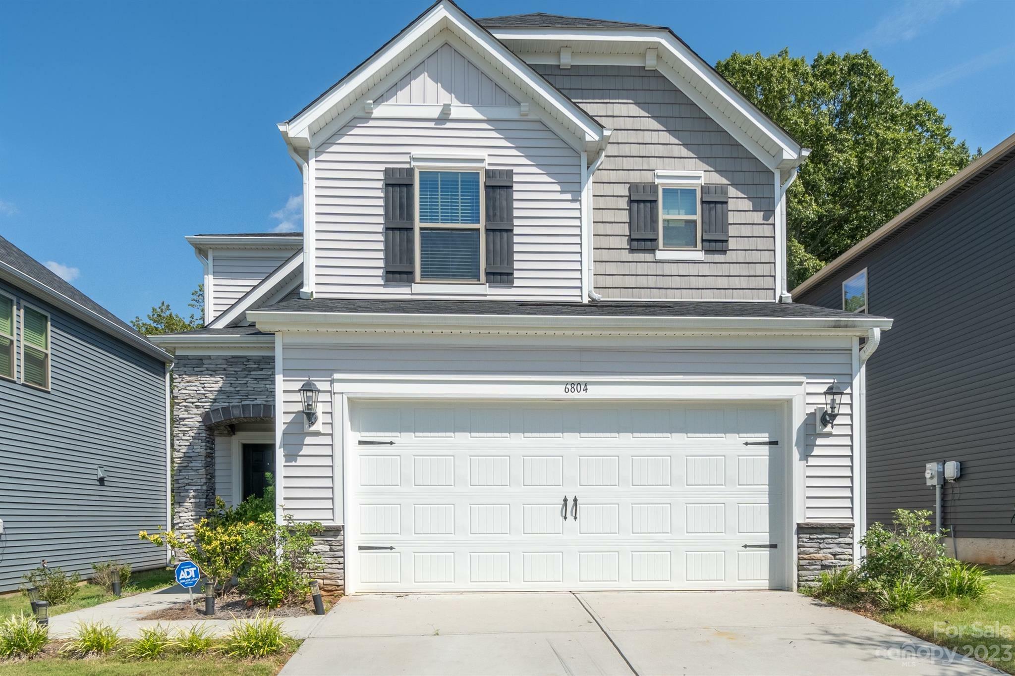 Property Photo: 6804 Good News Drive NC 28215