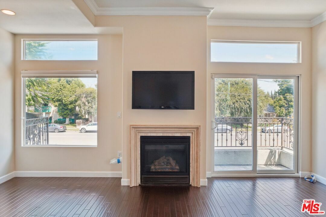 13360   Burbank Blvd 3  Sherman Oaks CA 91401 photo