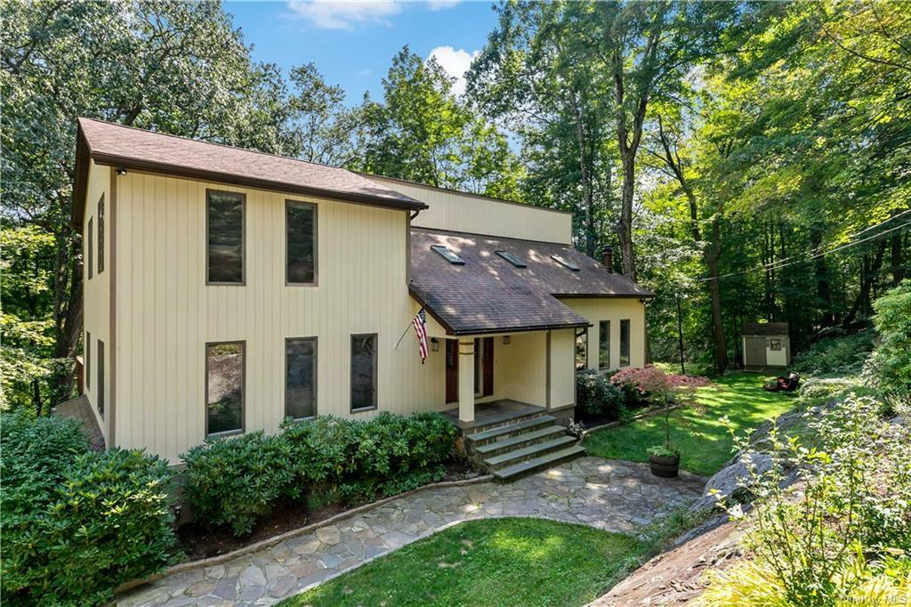 Property Photo:  647 Sleepy Hollow Road  NY 10510 