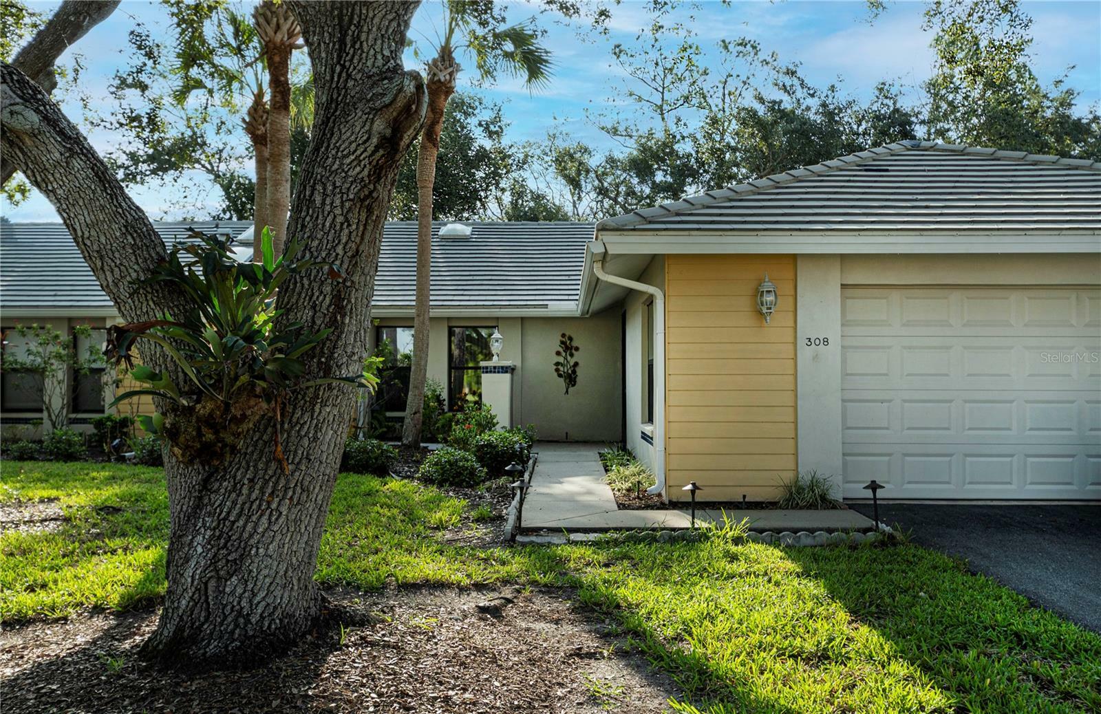 308 Pembroke Lane 187  Venice FL 34293 photo