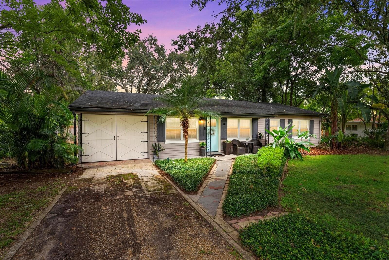 Property Photo:  811 Magnolia Drive  FL 32701 
