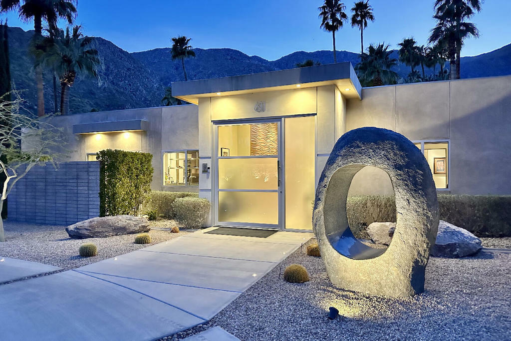 611 N Dry Falls Road  Palm Springs CA 92262 photo