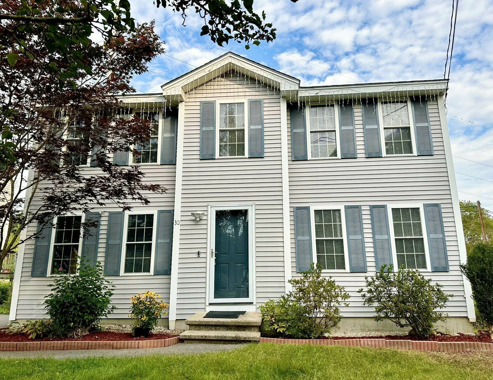 Property Photo: 30 Hartwell Brook Drive NH 03060