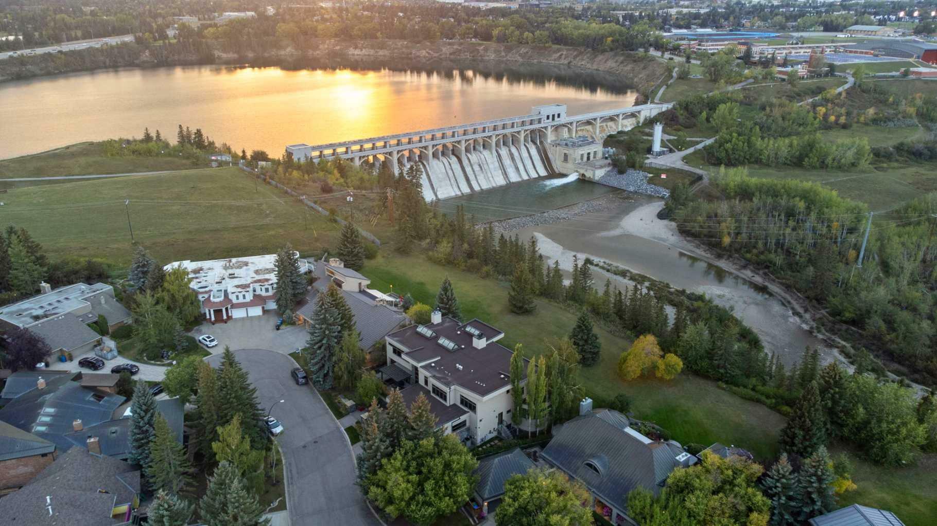 Property Photo: 59 Bel-Aire Place SW AB T2V2C3