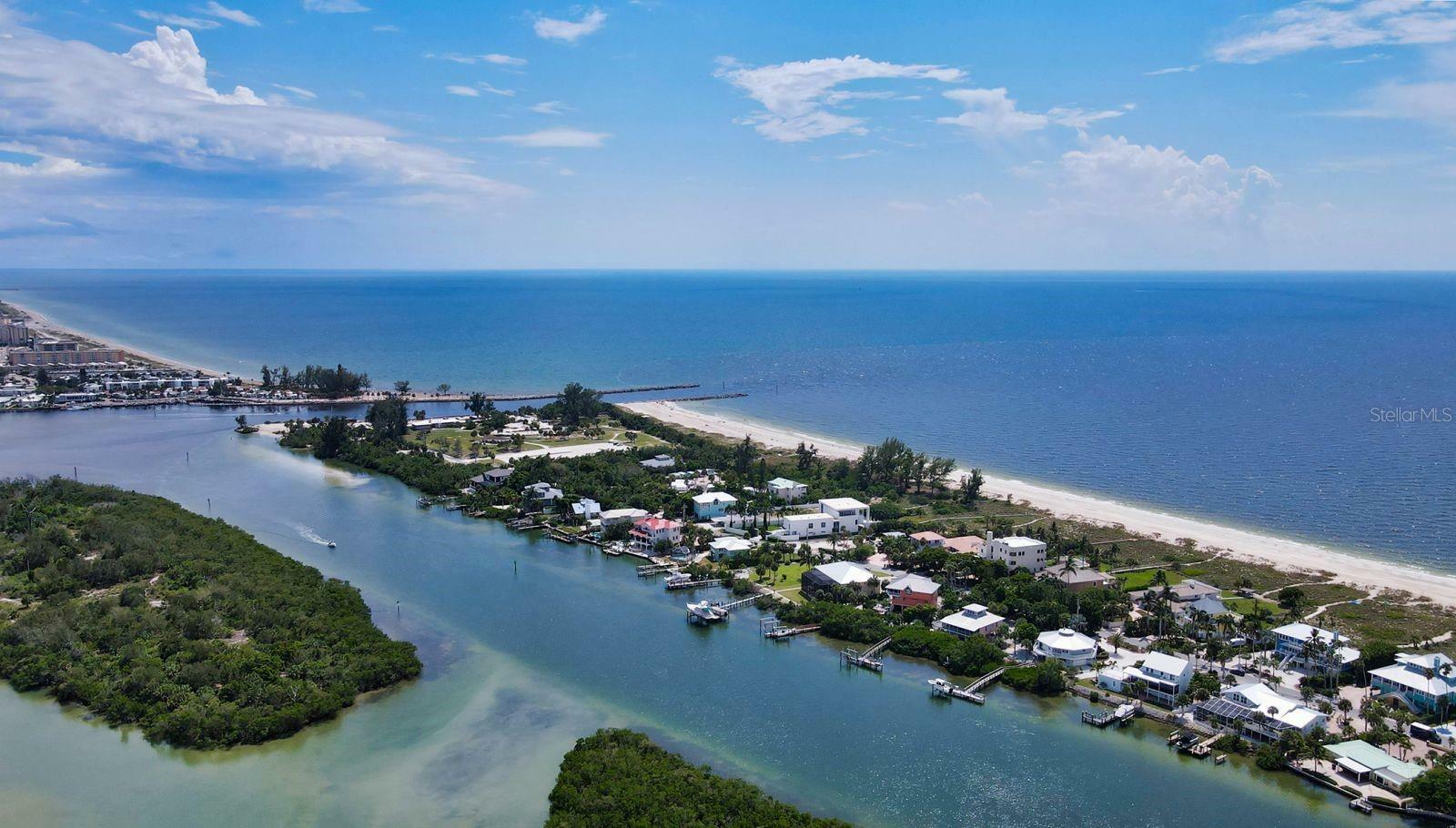 Property Photo:  100 Bayshore Road C  FL 34275 