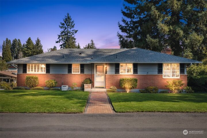 Property Photo:  20120 3rd Avenue S  WA 98198 