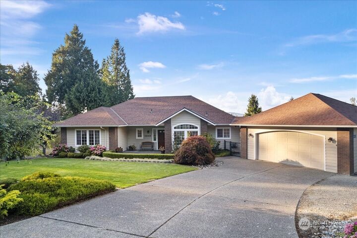 House for sale in Anacortes 14148 Madrona, Anacortes, WA 98221