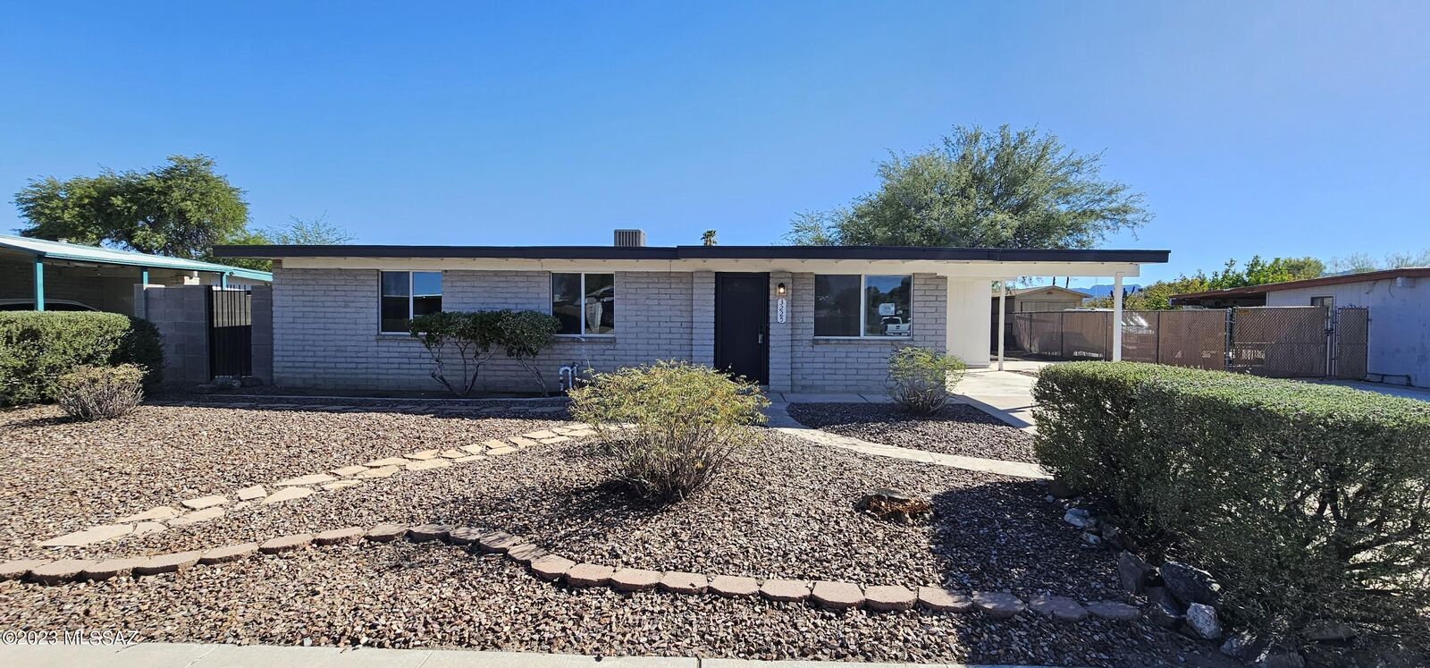 Property Photo: 3225 W Las Palmas Drive AZ 85741