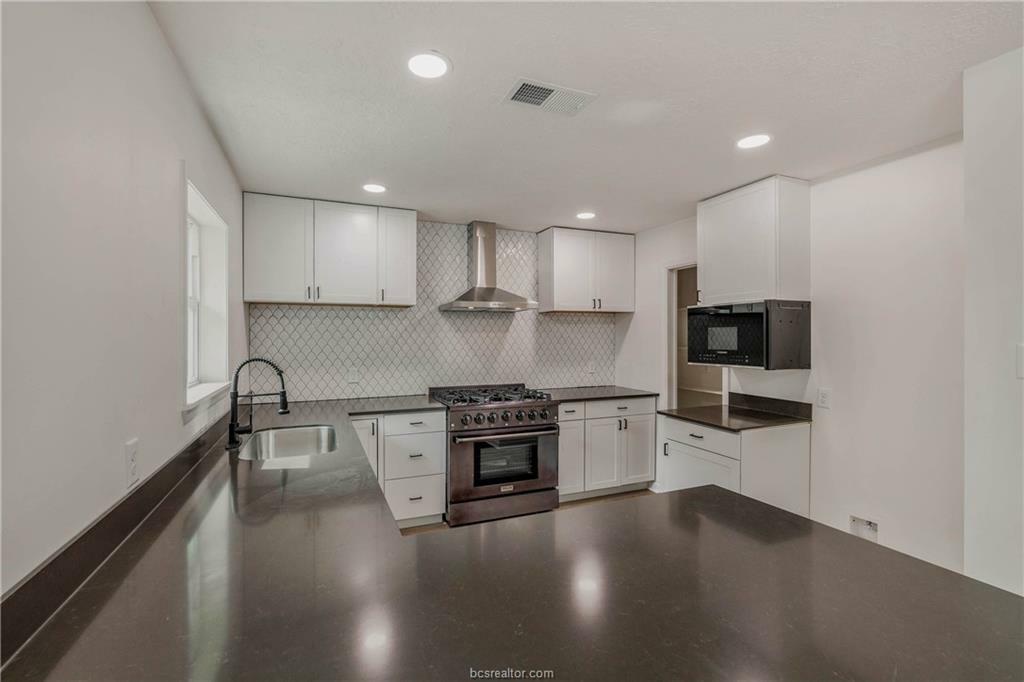 Property Photo: 3618 Sunnybrook Lane TX 77802-3921